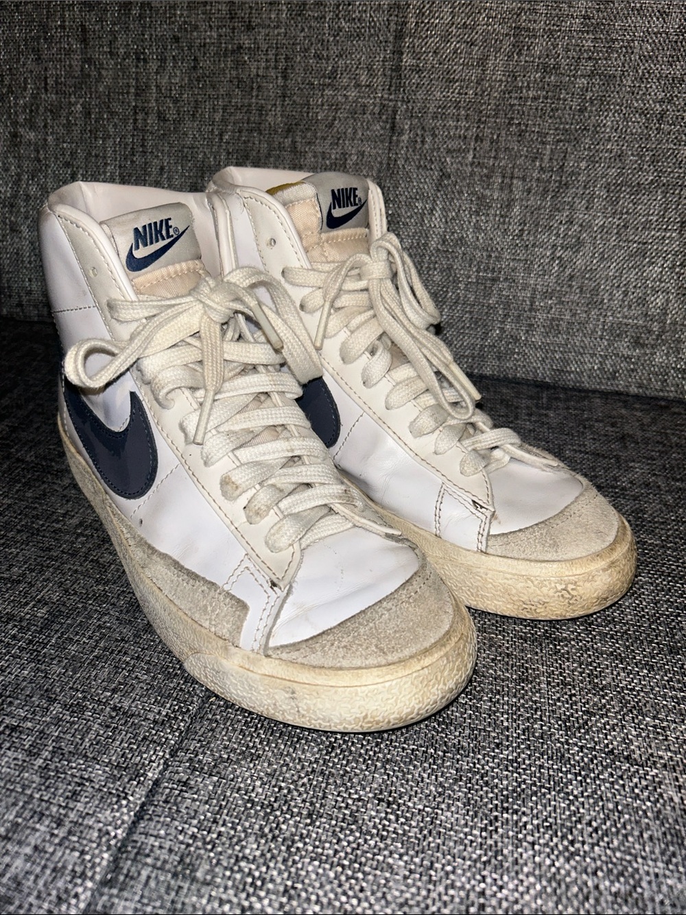 Nike Blazer Mid 77 - White High-Top Sneakers with Navy Swoosh Accent